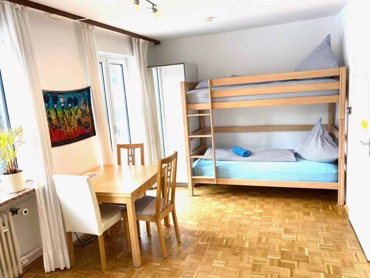 Gemuetliche Privatzimmer Mit Geteiltem Bad, Kueche Und Garten München Eksteriør billede