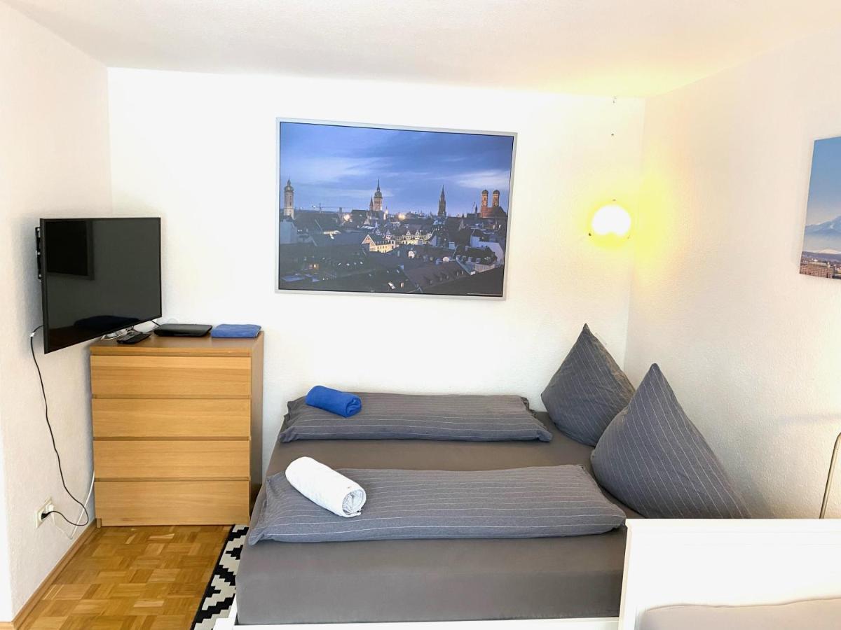 Gemuetliche Privatzimmer Mit Geteiltem Bad, Kueche Und Garten München Eksteriør billede