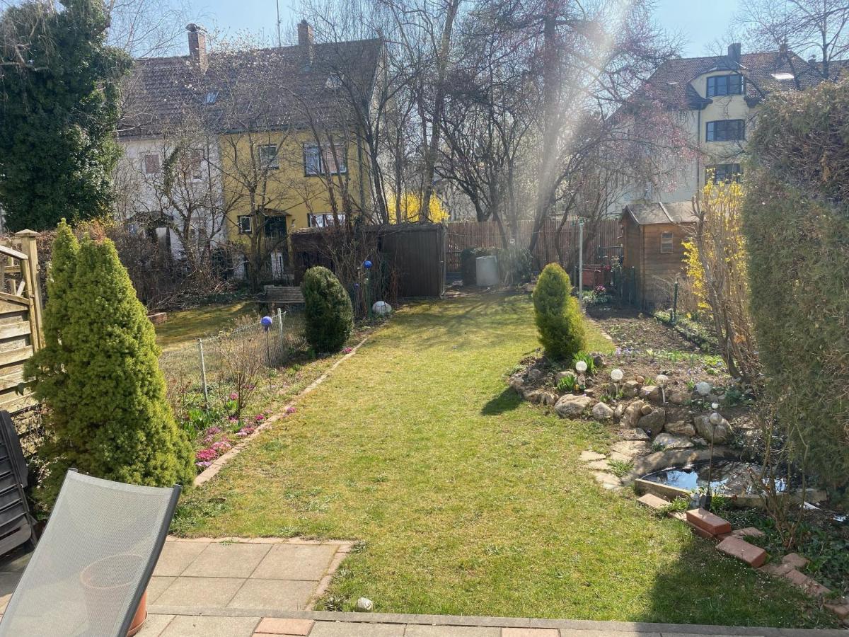 Gemuetliche Privatzimmer Mit Geteiltem Bad, Kueche Und Garten München Eksteriør billede