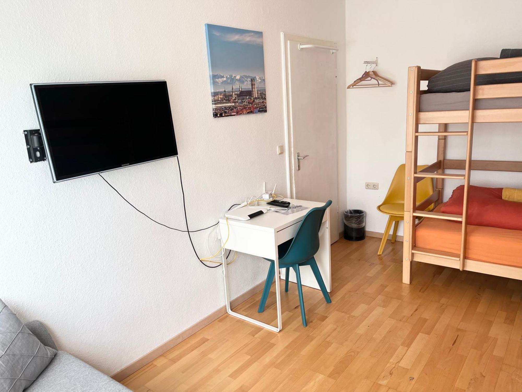 Gemuetliche Privatzimmer Mit Geteiltem Bad, Kueche Und Garten München Eksteriør billede