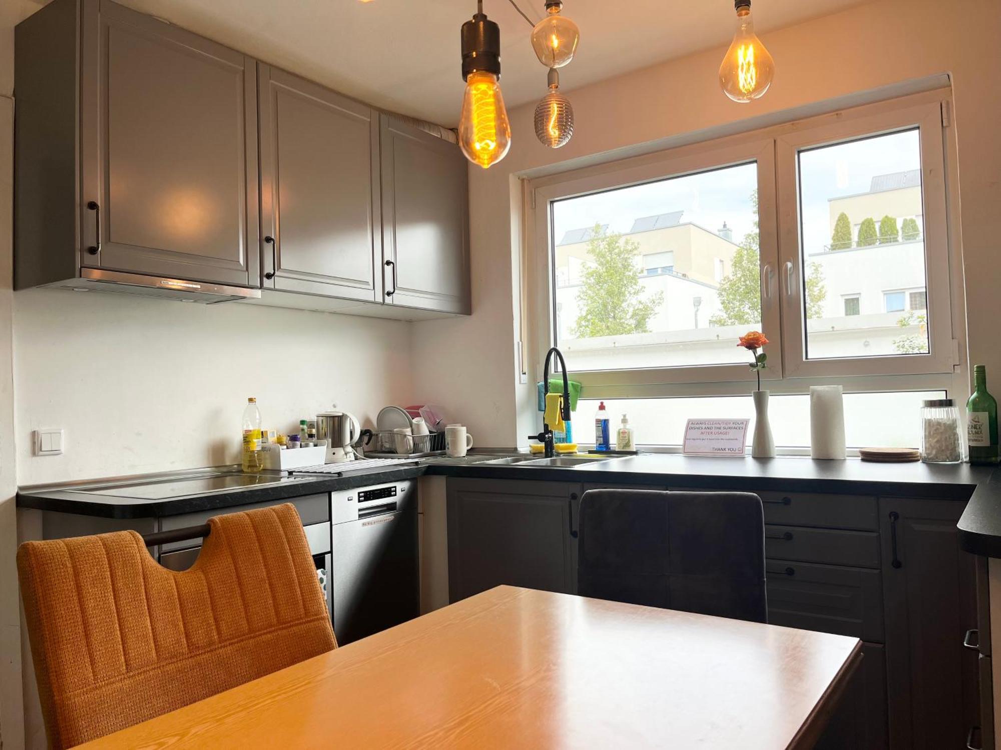 Gemuetliche Privatzimmer Mit Geteiltem Bad, Kueche Und Garten München Eksteriør billede