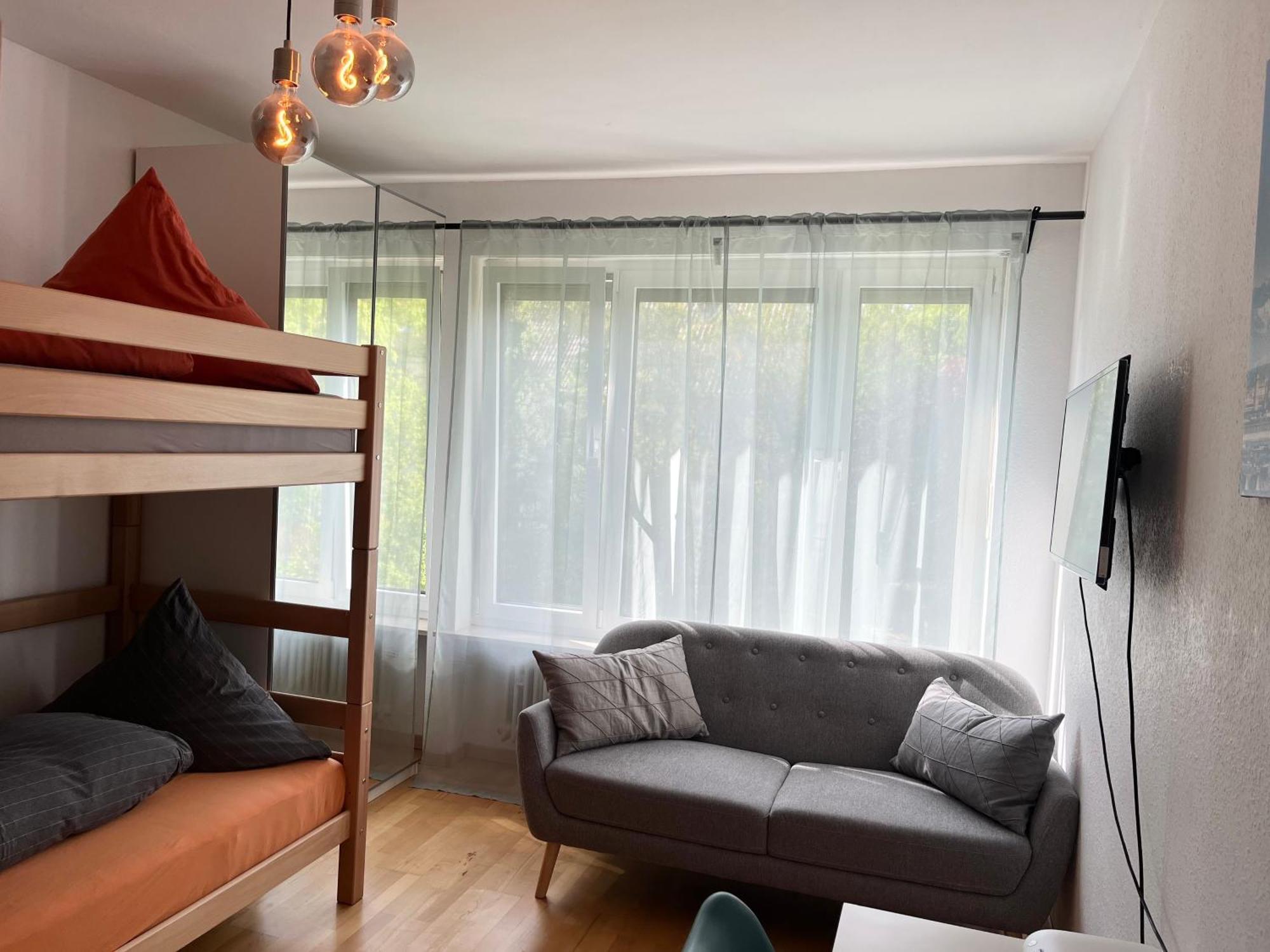 Gemuetliche Privatzimmer Mit Geteiltem Bad, Kueche Und Garten München Eksteriør billede
